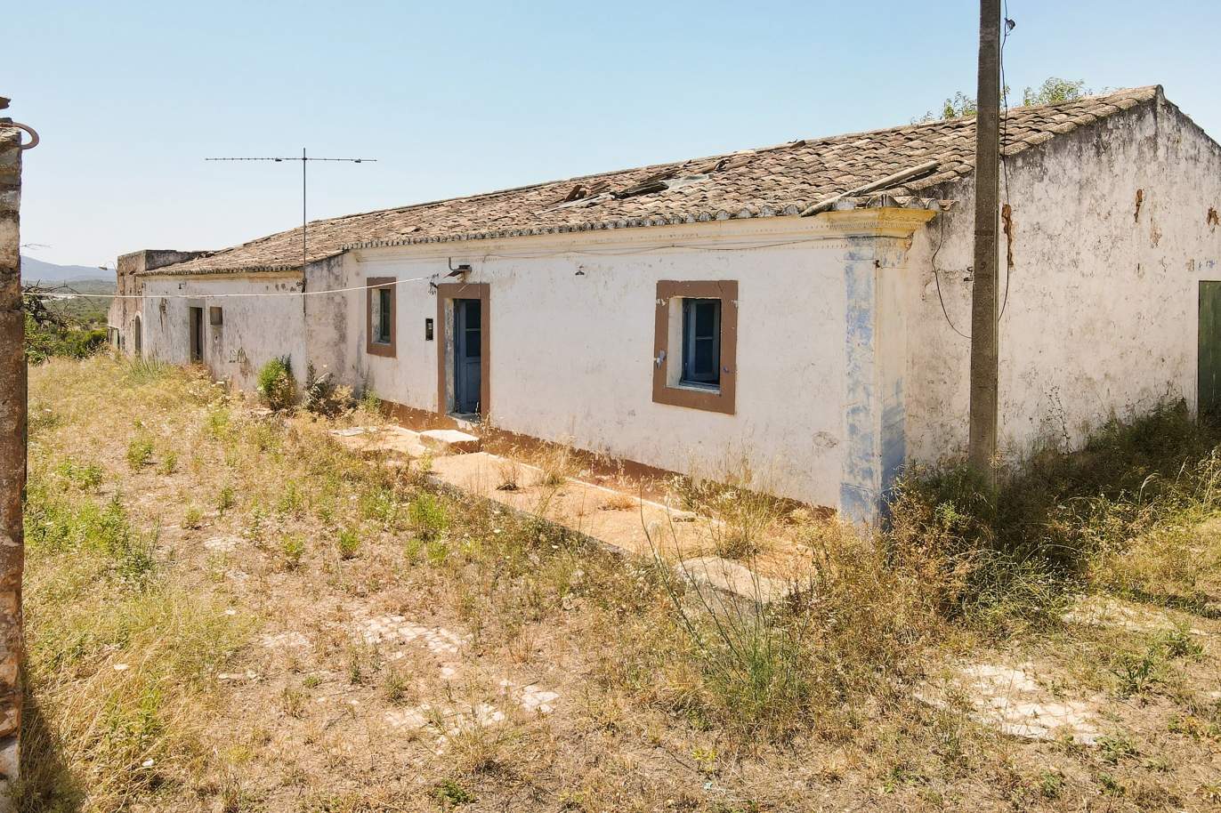Bauernhof mit Ruinen und Obstgarten, Tavira, Algarve_172736