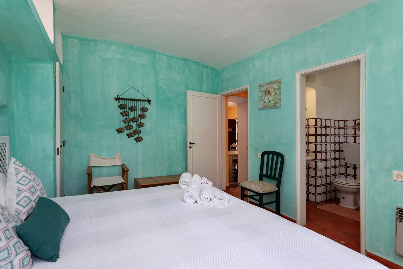 4 bedroom villa, with garden and terrace, Albufeira, Algarve_174672