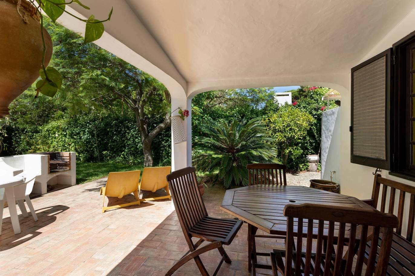 4 bedroom villa, with garden and terrace, Albufeira, Algarve_174683