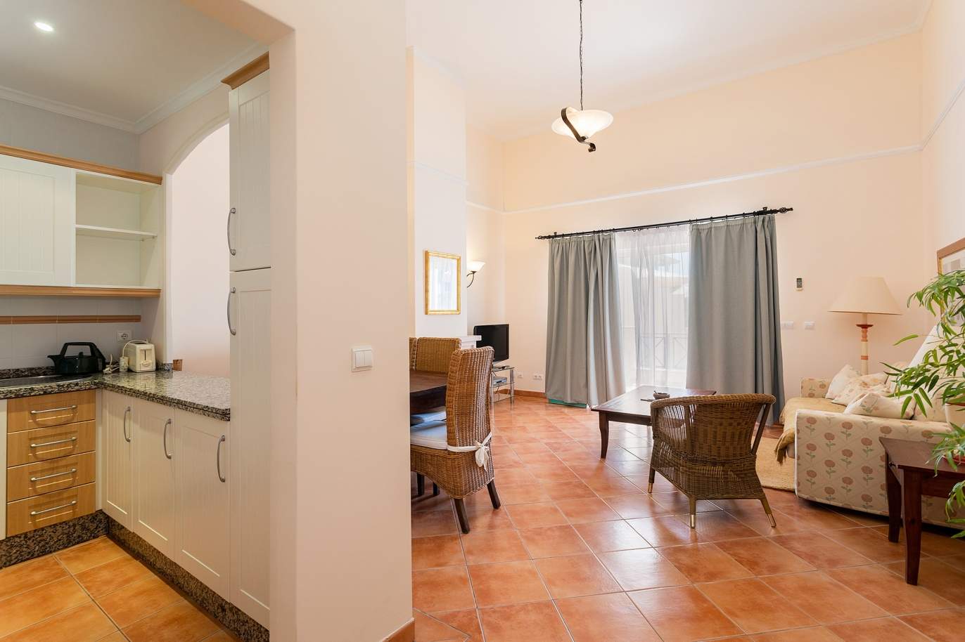Apartamento de 1 dormitorio con  vistas al jardín, Moncarapcho, Algarve_174867