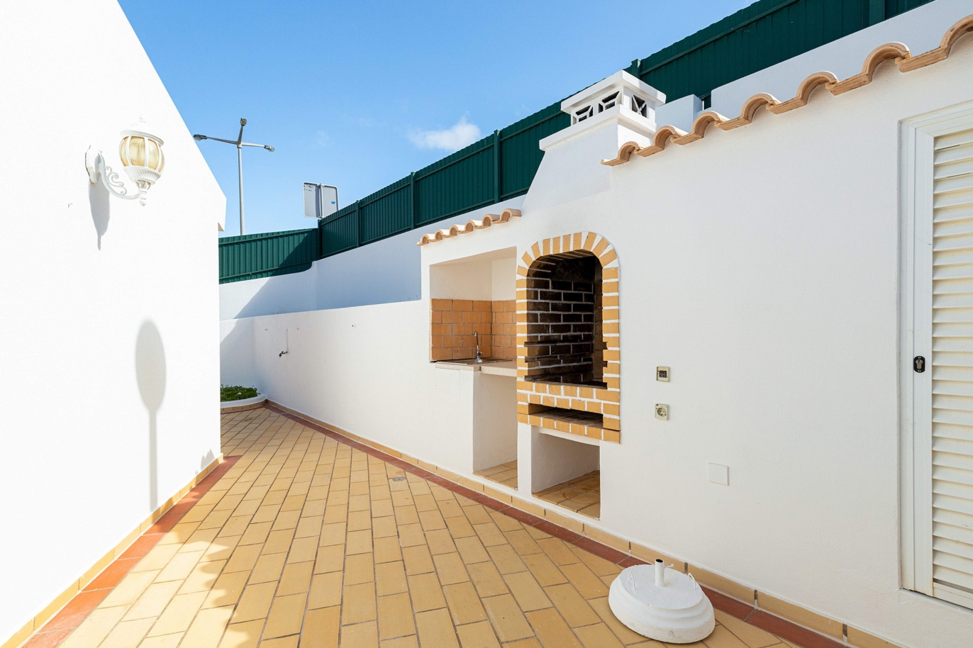 3 bedroom villa with swimming pool and garden, Albufeira, Algarve_177046