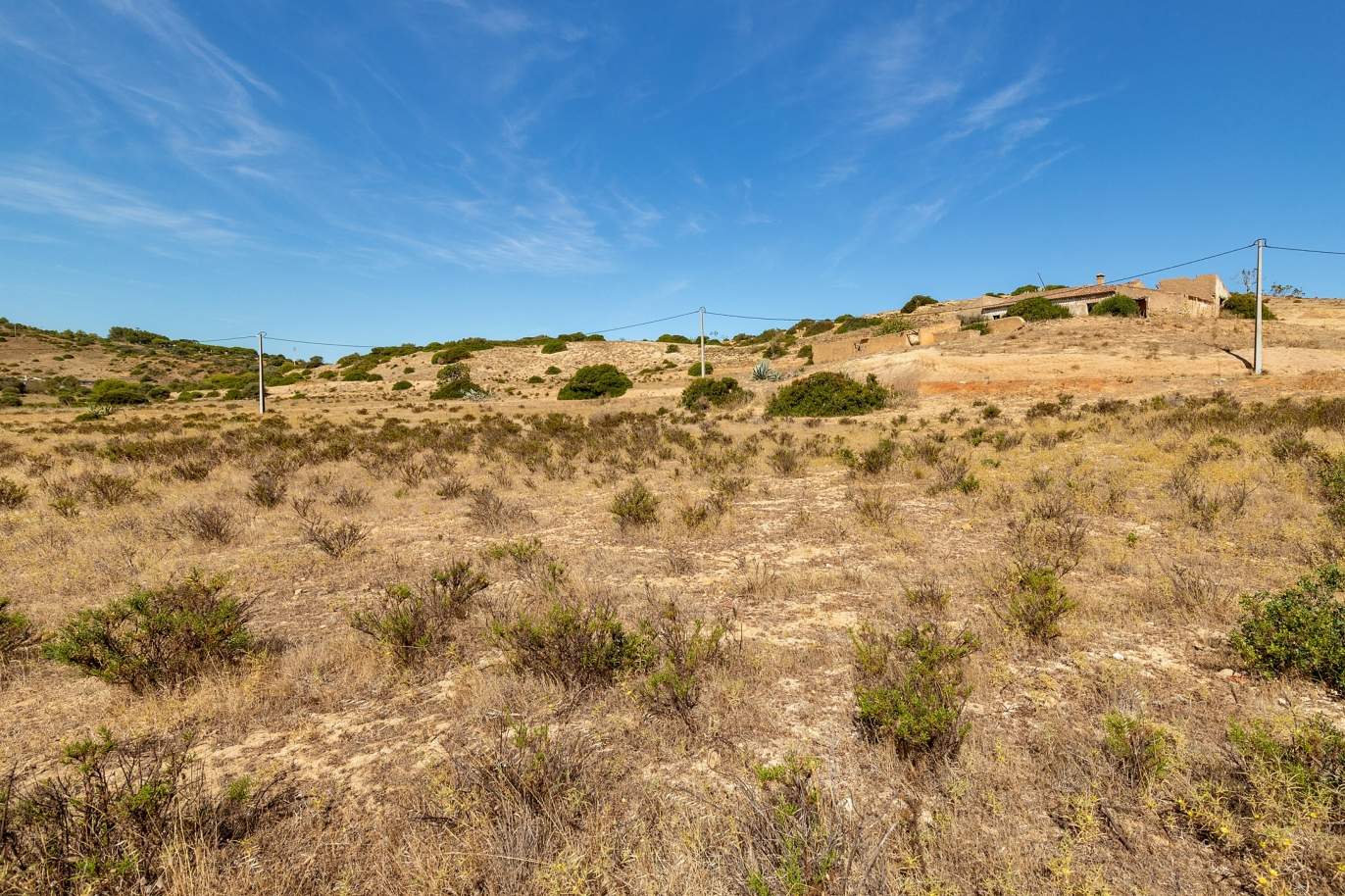 Large plot of land, close to the beach, Praia da Luz, Lagos, Algarve_177115