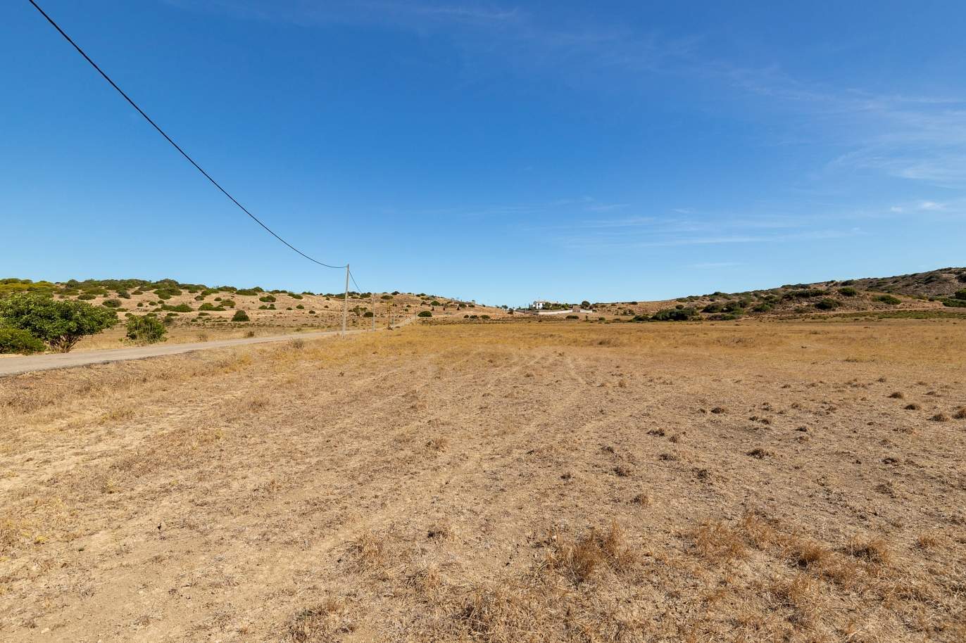 Large plot of land, close to the beach, Praia da Luz, Lagos, Algarve_177122