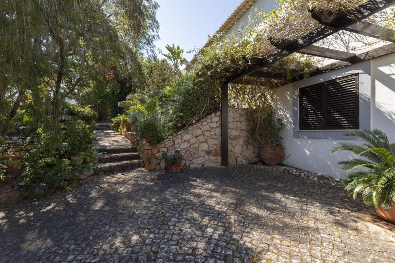 Sale of villa with pool and garden near Alvor, Algarve, Portugal_179718