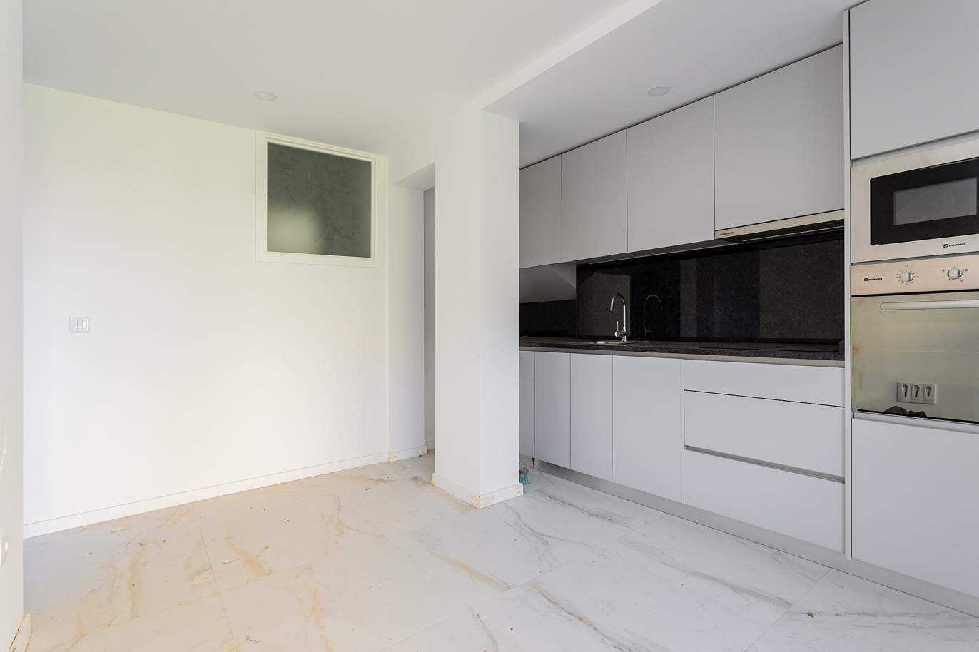 Vente : Bâtiment avec 6 appartements T0, T0 Duplex et T2 Duplex, Boavista, Porto, Portugal_179992