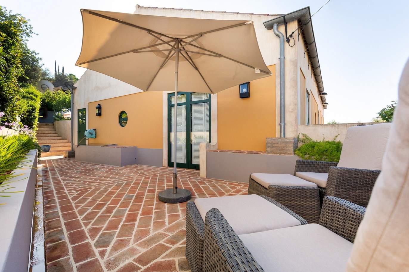 Fantastische Villa mit Garten und Pool und Gebäude für gewerbliche Tätigkeit, Algarve_180332