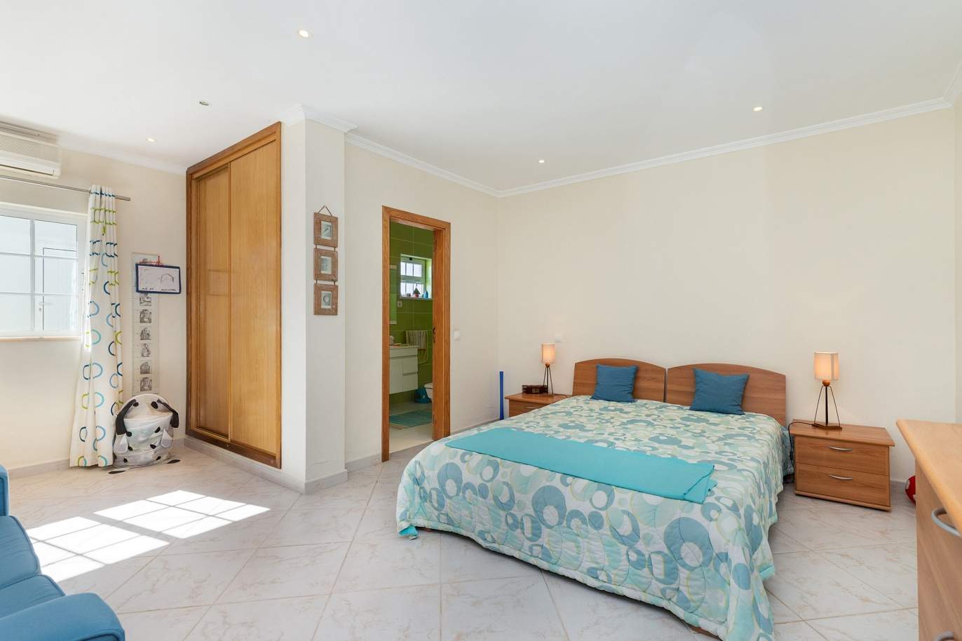 Villa de 4 dormitorios, con piscina y jardín, Albufeira, Algarve_180570