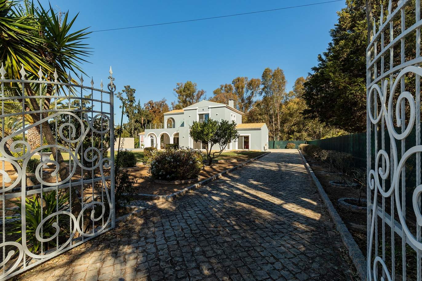 4 bedroom villa, completely renovated, Alvor, Algarve_180699