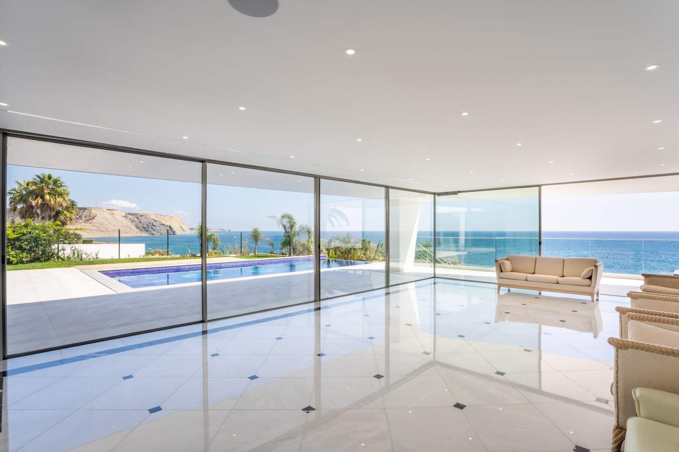 Nouvelle villa moderne, front de mer, Praia da Luz, Algarve_183373