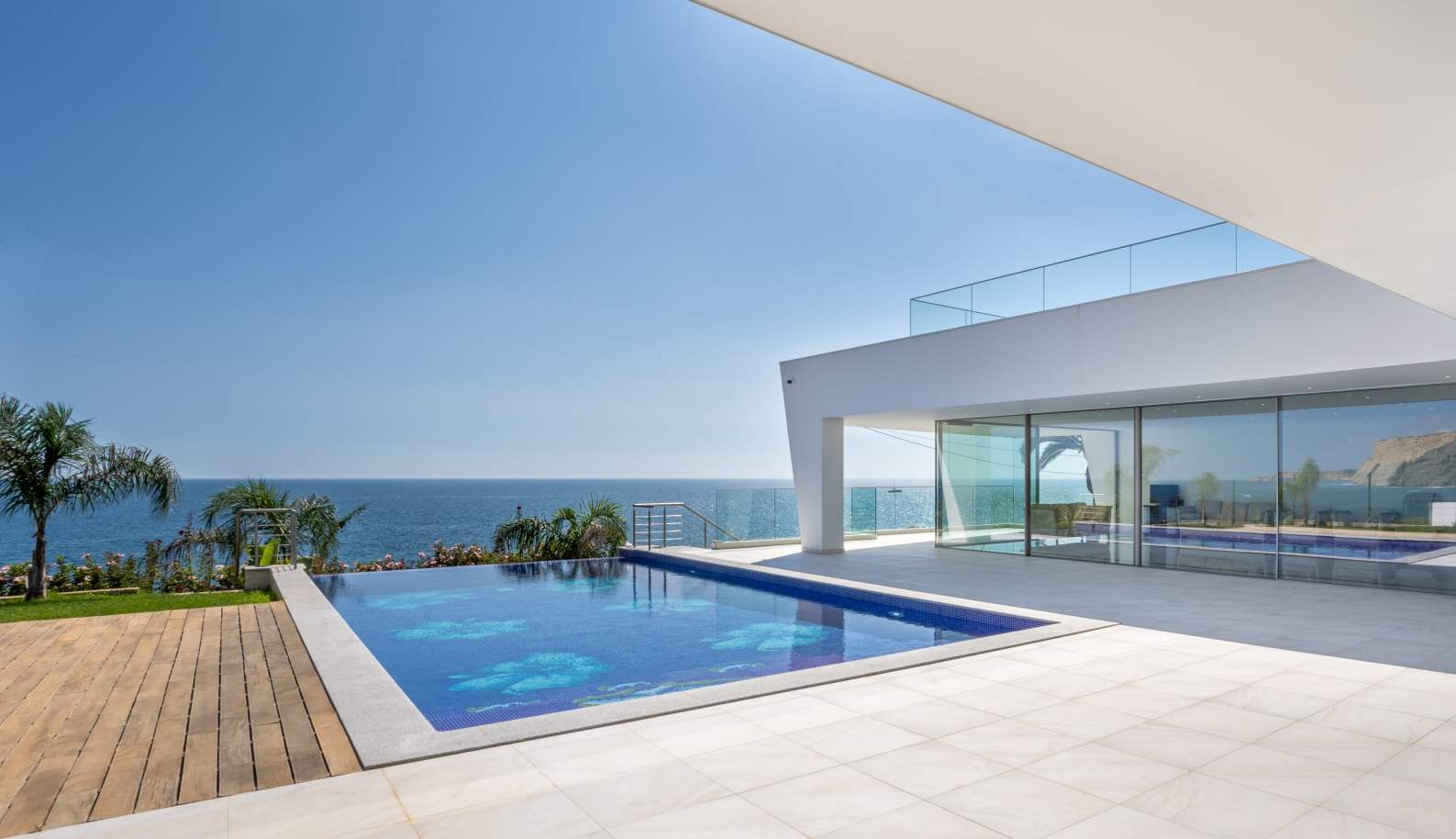 New modern villa, sea front, Praia da Luz, Algarve_183375