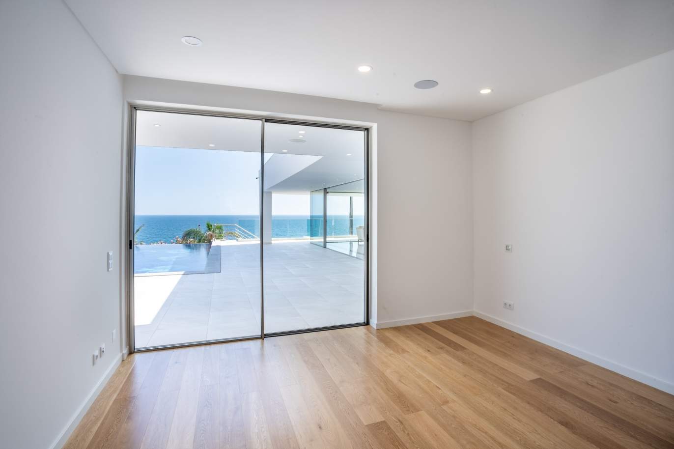 Nouvelle villa moderne, front de mer, Praia da Luz, Algarve_183385