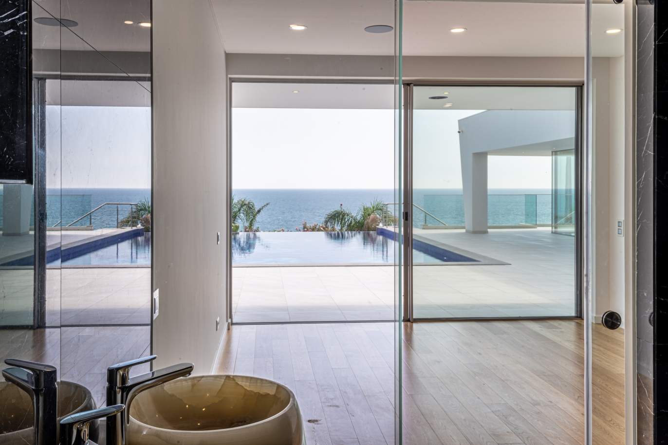 New modern villa, sea front, Praia da Luz, Algarve_183390