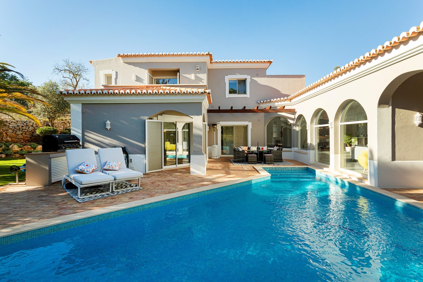 Villa with swimming pool, in Golf Resort, Lagoa, Algarve_184480