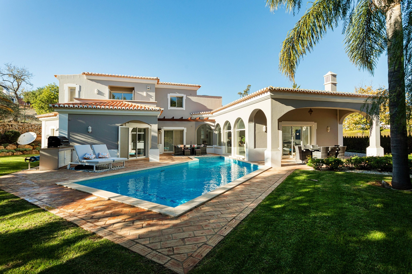 Casa con piscina, en Golf Resort, Lagoa, Algarve_184482