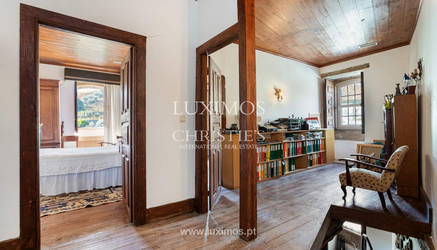 5 Bedroom Vineyard's Image 10
