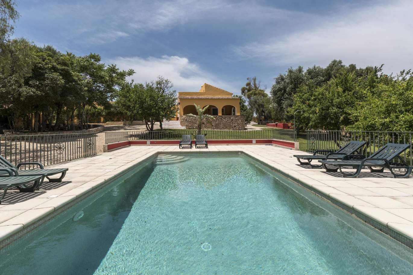 Quinta com amplo jardim e piscina, Almancil, Algarve_185418