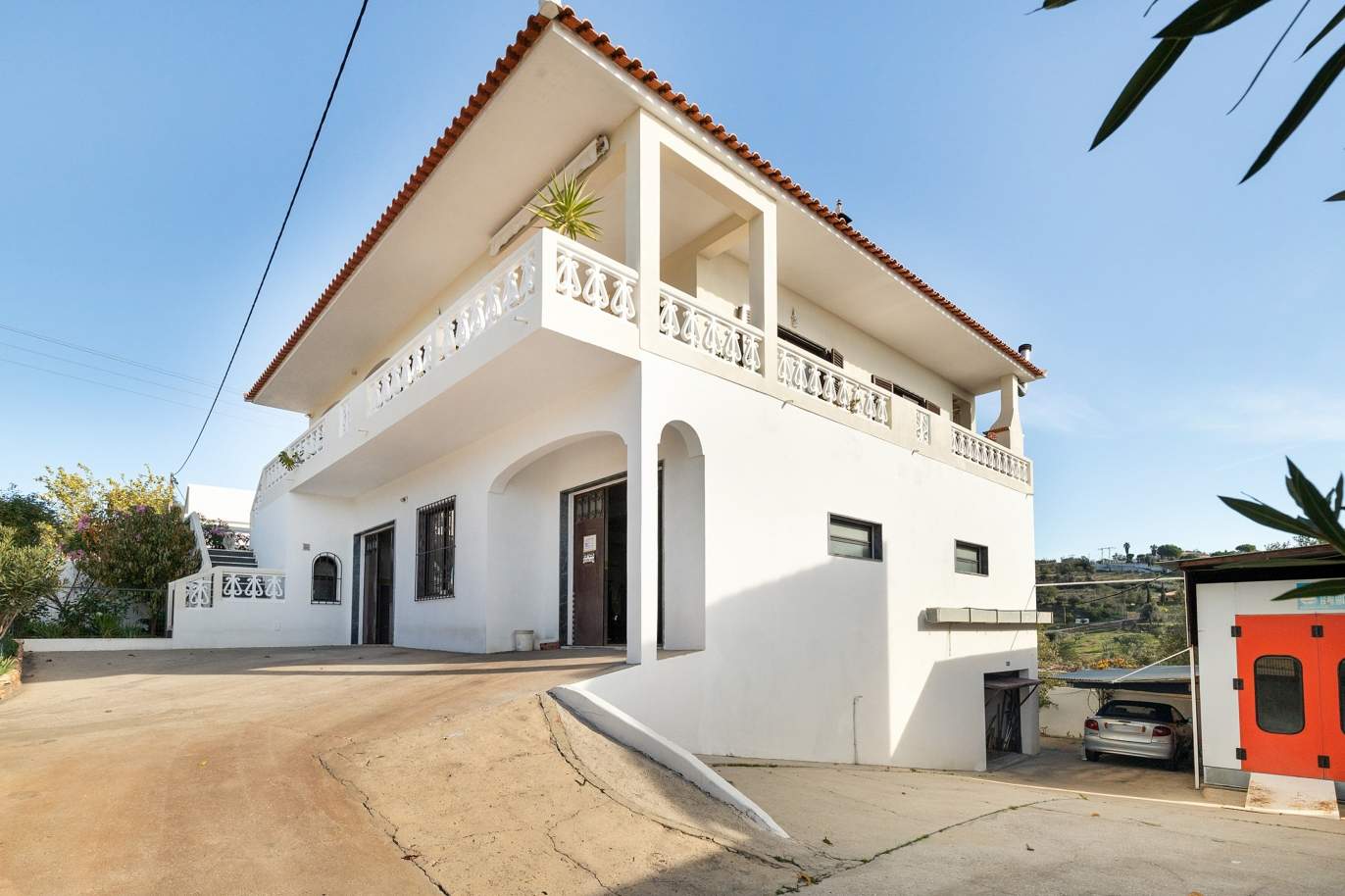Villa de 3 dormitorios con vistas a la montaña y al mar, en venta, Loulé, Algarve_188419