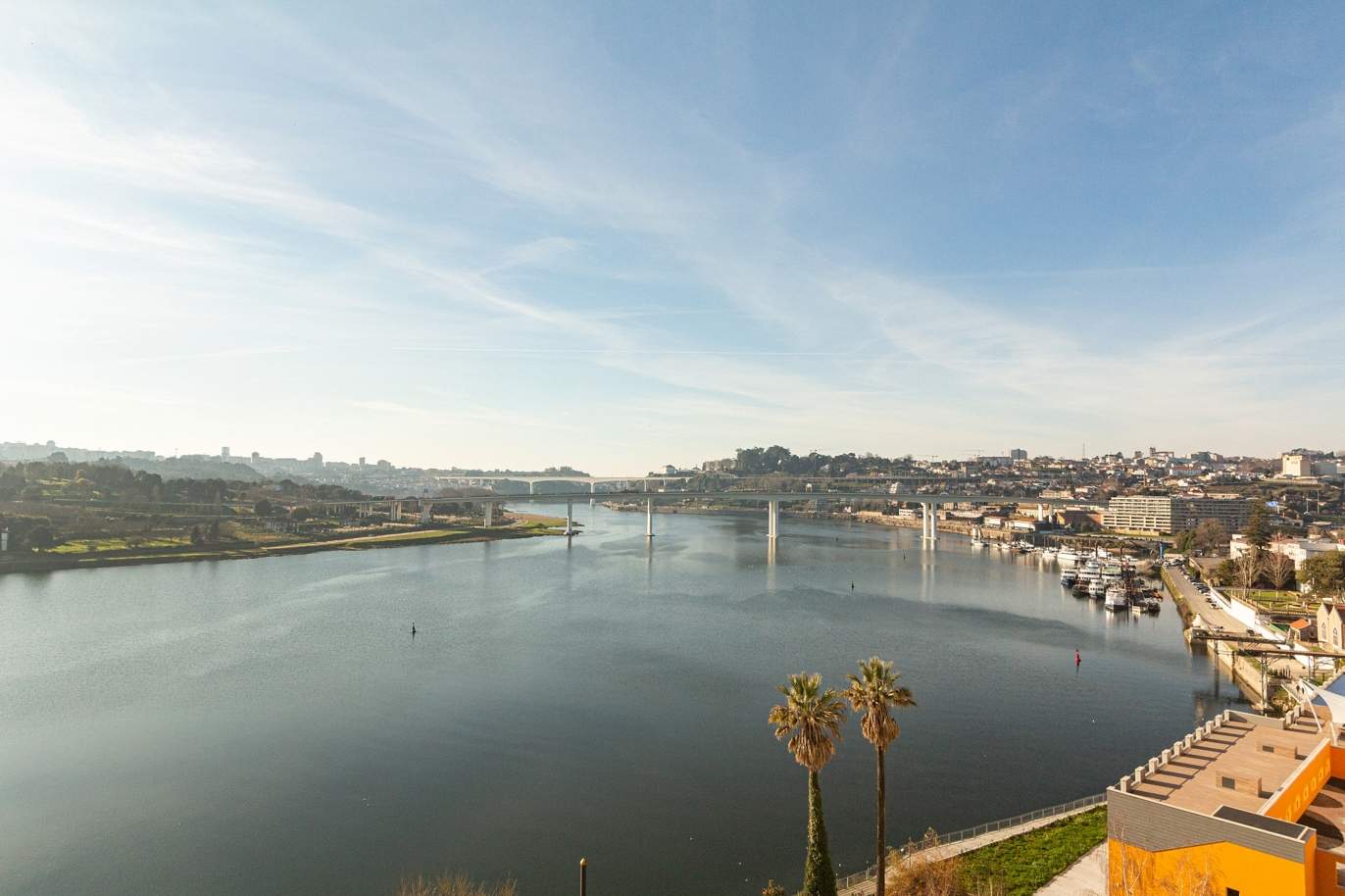 Apartment with balcony, for sale, in 1st line of river, Valbom, Porto, Portugal_189931