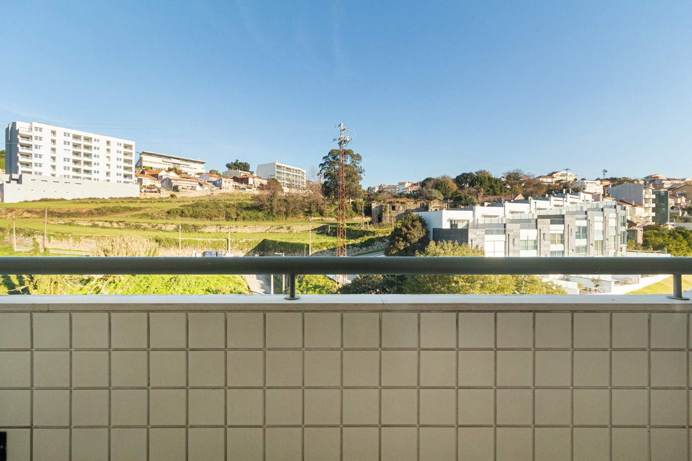 Apartment with balcony, for sale, in 1st line of river, Valbom, Porto, Portugal_189932