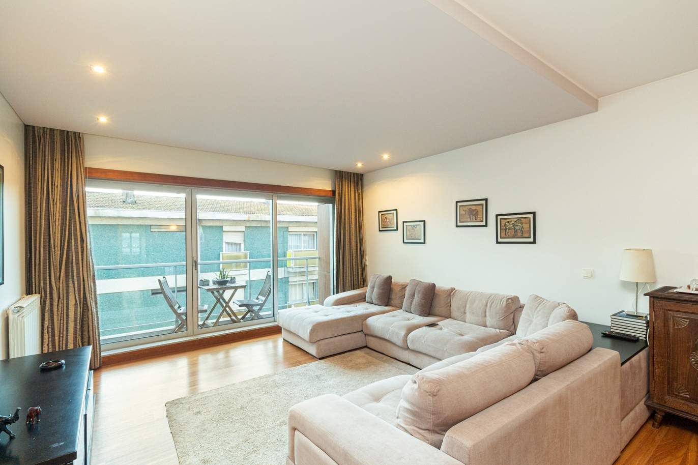 apartment-with-balcony-for-sale-in-boavista-porto-portugal
