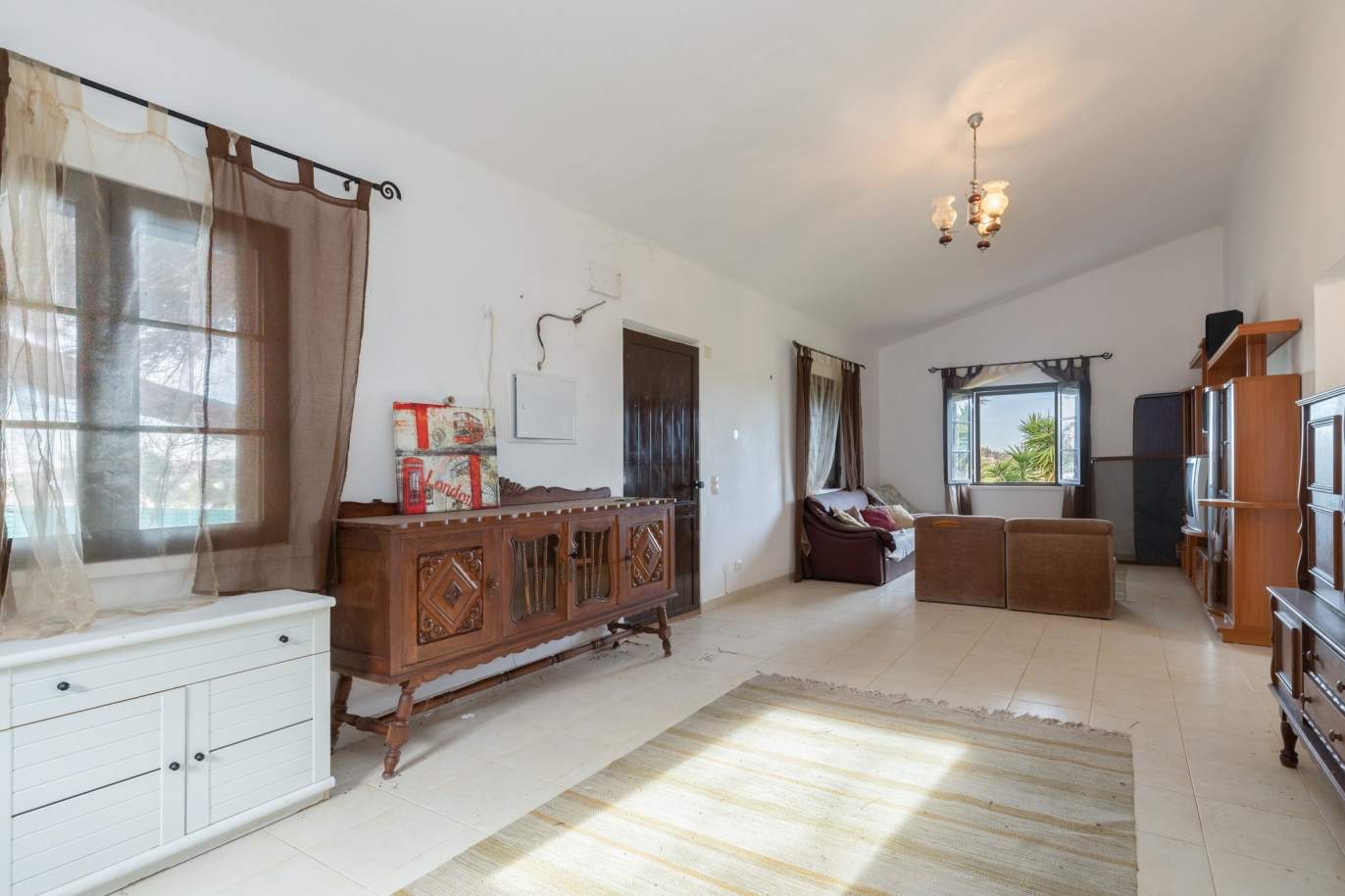 2 bedroom villa with large plot, for sale, Lagos, Algarve_191277