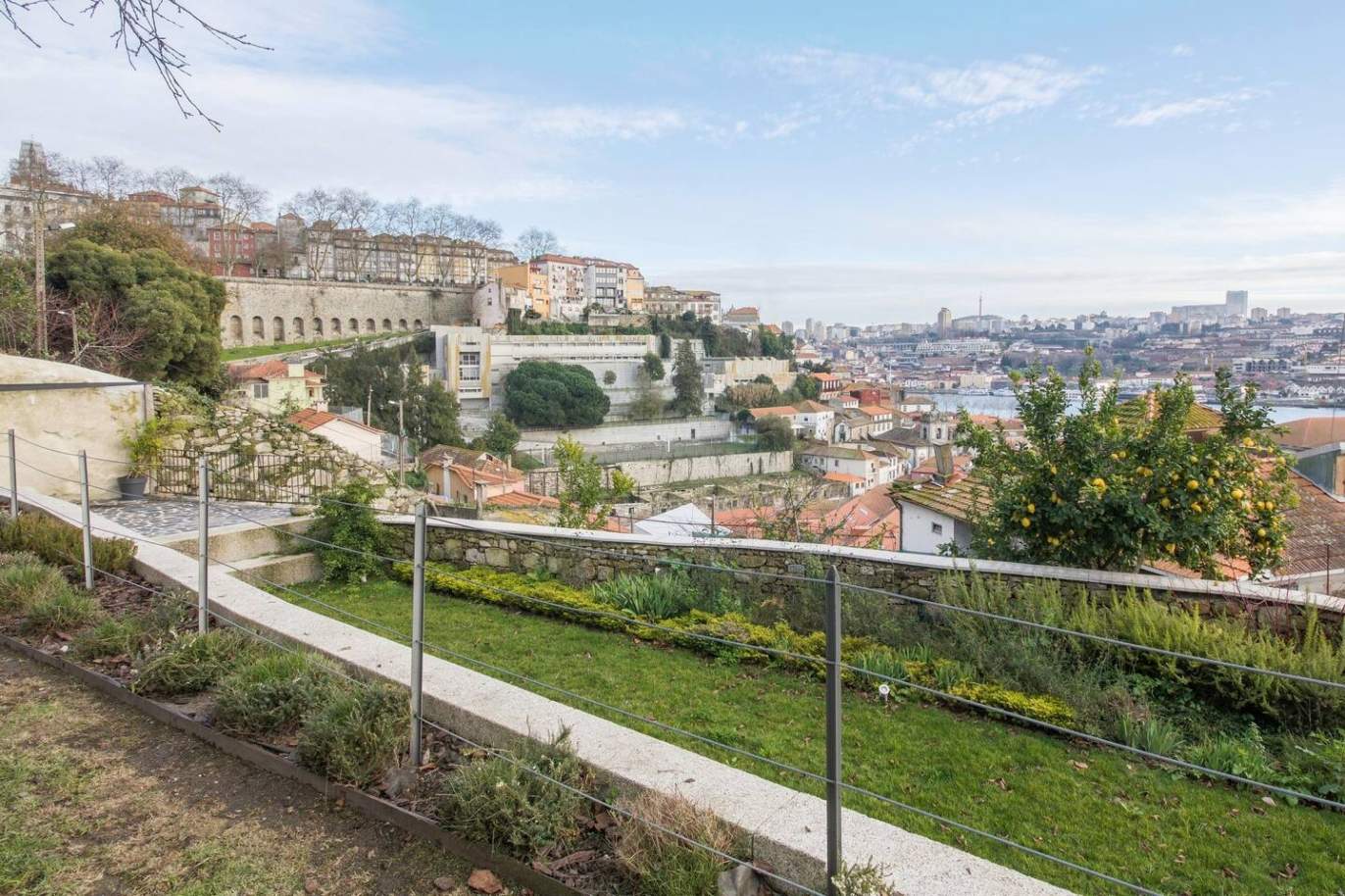 Studio avec terrasse et vue sur le fleuve, à vendre, quartier historique de Porto, Portugal_192138