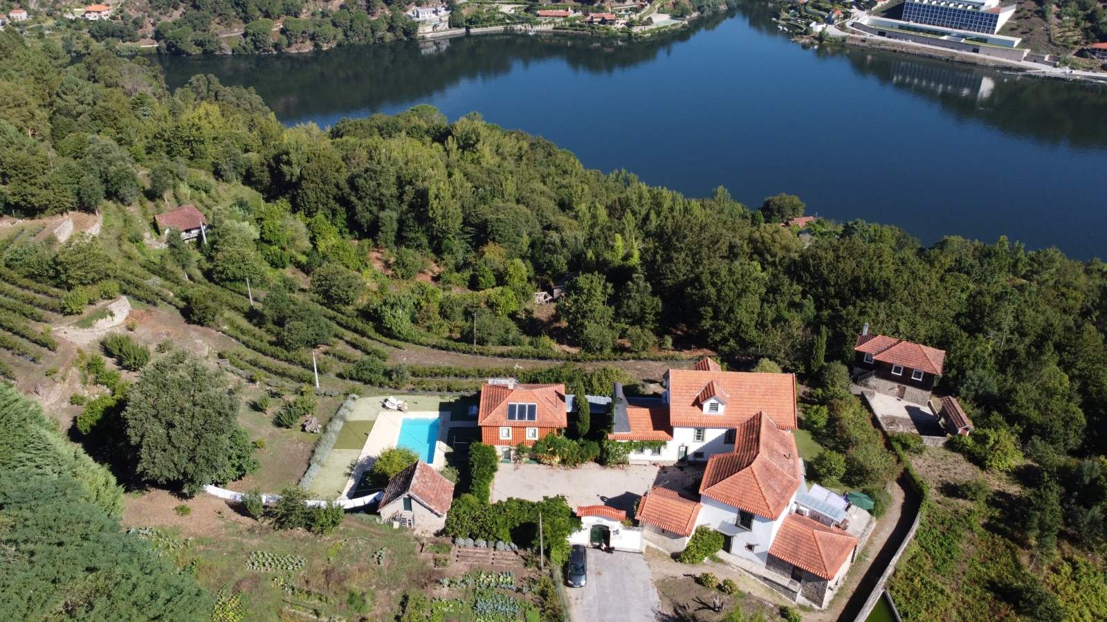 Verkauf: Grundstück mit Pool und Garten, in der Douro-Region, Cinfães, Nordportugal_192367