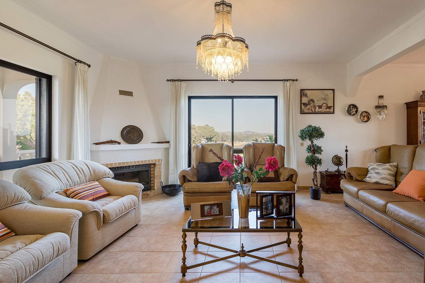 Villa with large plot, for sale, in Almancil, Algarve_194175