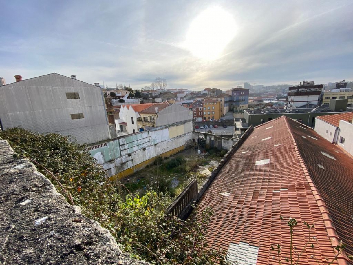Building with river view, for sale, in historical area of V. N. Gaia, Porto, Portugal_194995