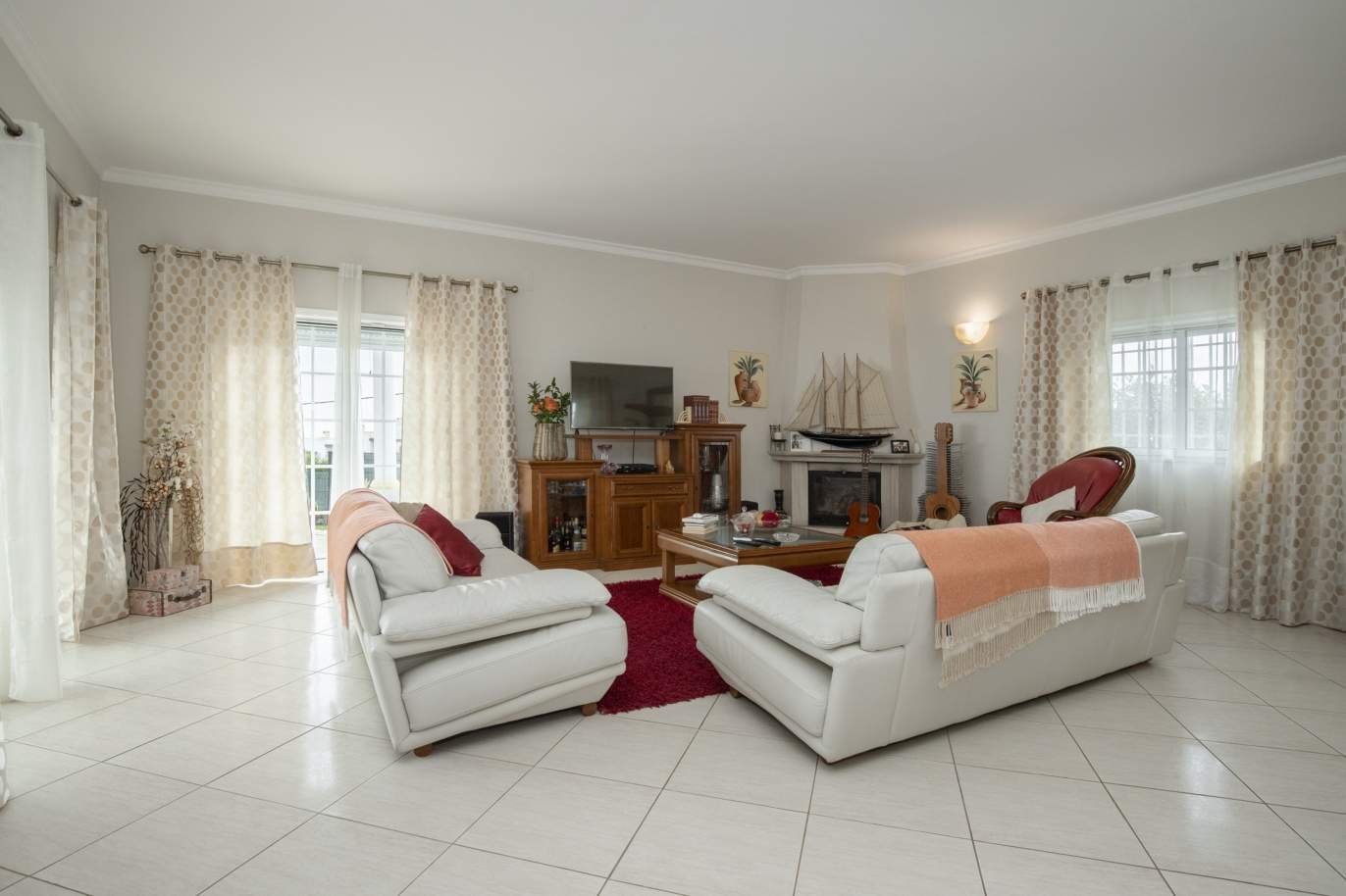 4 Bedroom Villa with swimming pool, for sale, in Albufeira, Algarve_196111