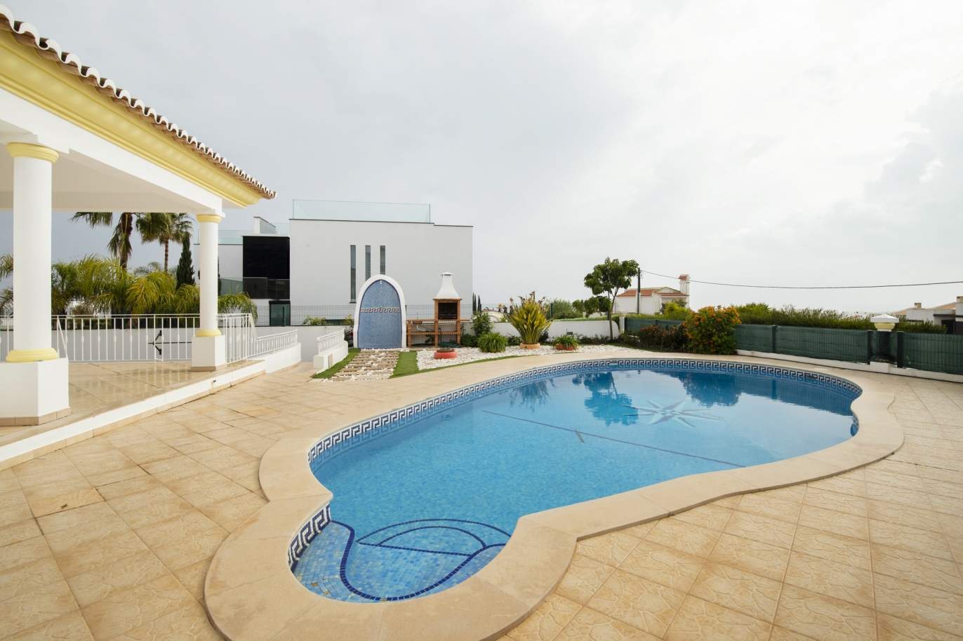Villa de 4 dormitorios con piscina, en venta, en Albufeira, Algarve_196125