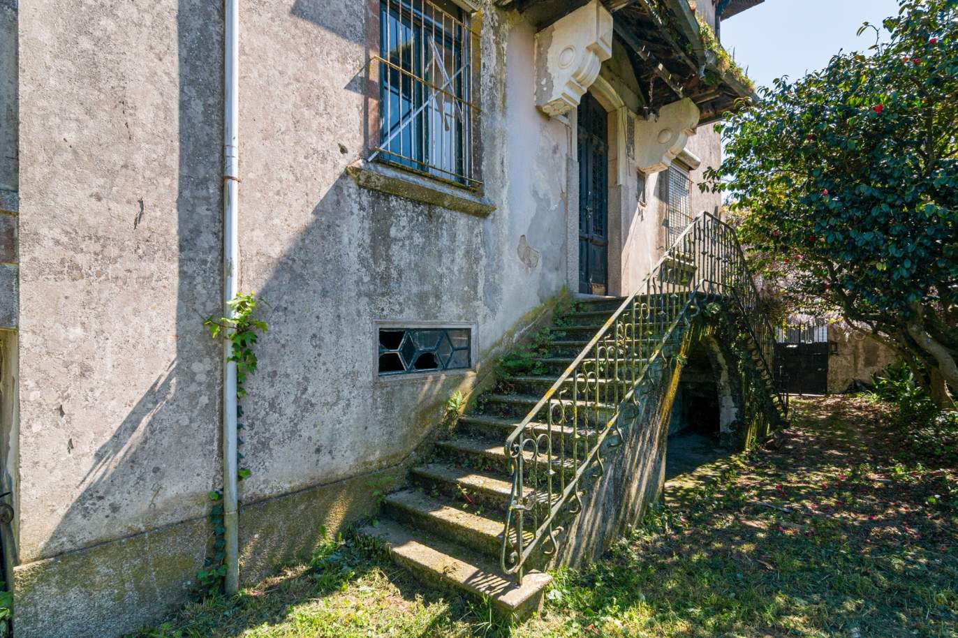 Selling: Charming villa with garden, to rehabilitate, in V. N. Gaia, Porto, Portugal_196529