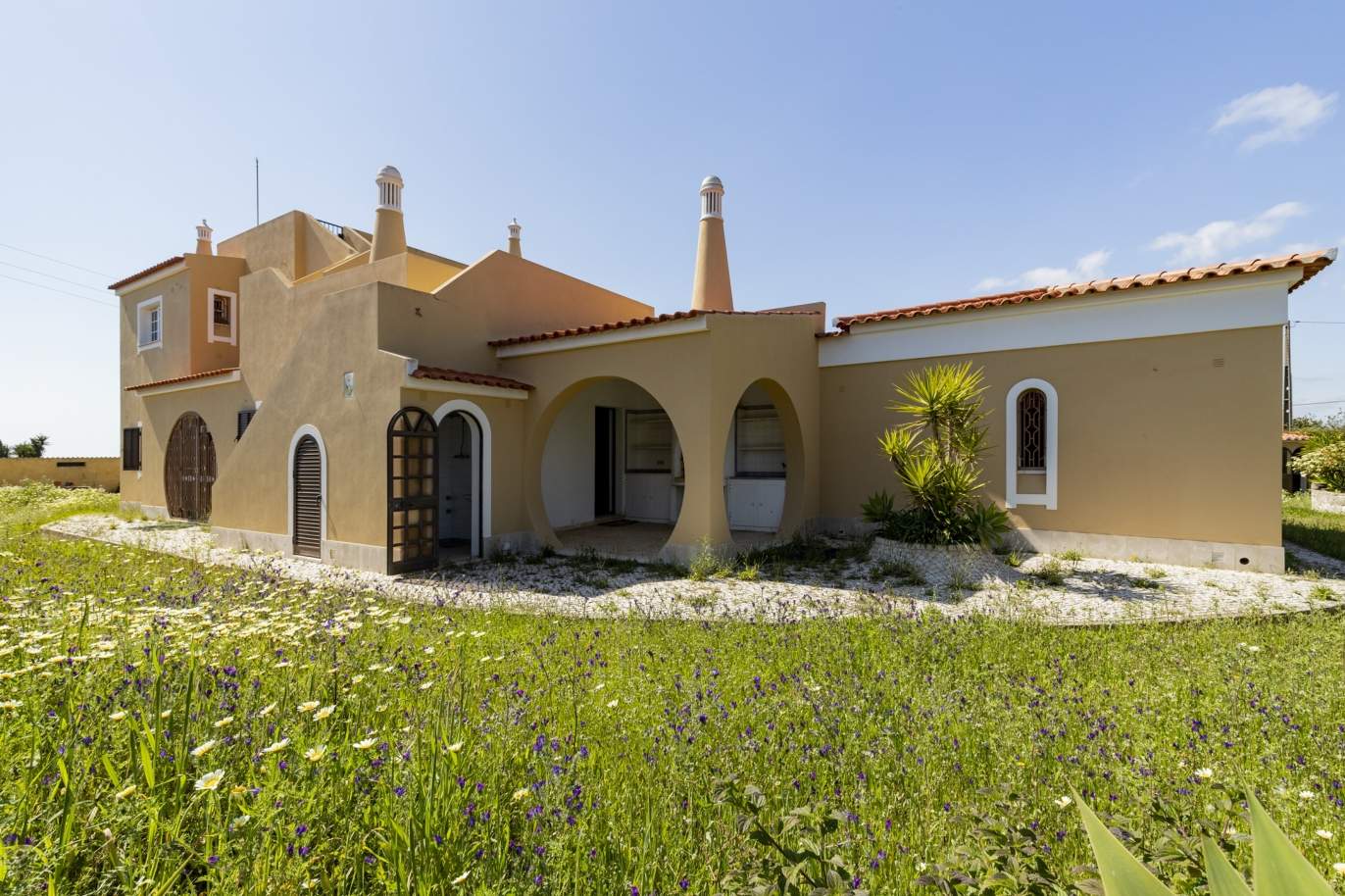 Geräumige Villa mit 5 Schlafzimmern mit großem Grundstück, Silves, Algarve_197023