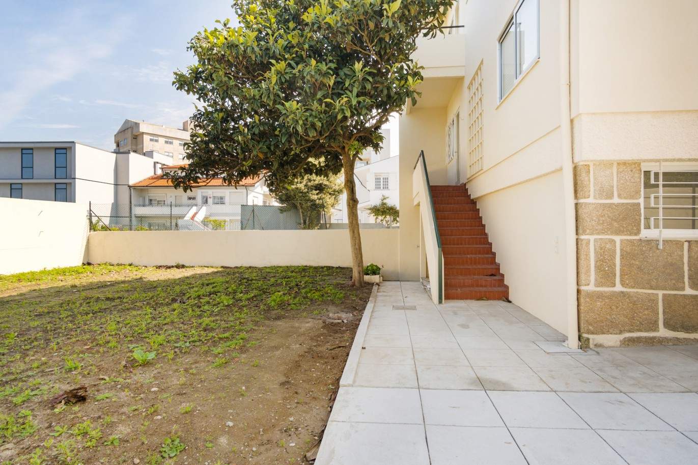 Selling: House V4 +1 renovated with garden, in Aldoar, Porto, Portugal_197209