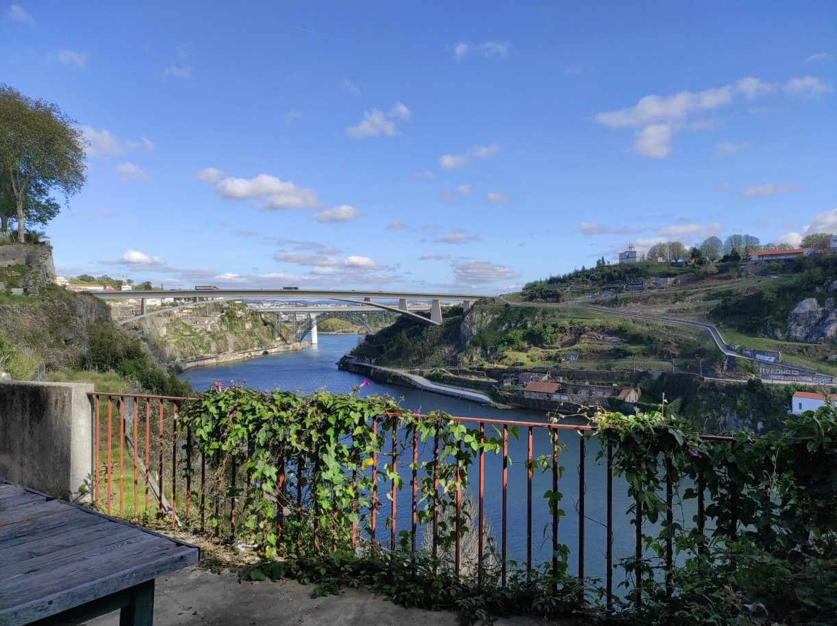 Selling: Building with river views to rehabilitate, in the Center of Porto, Portugal_197848