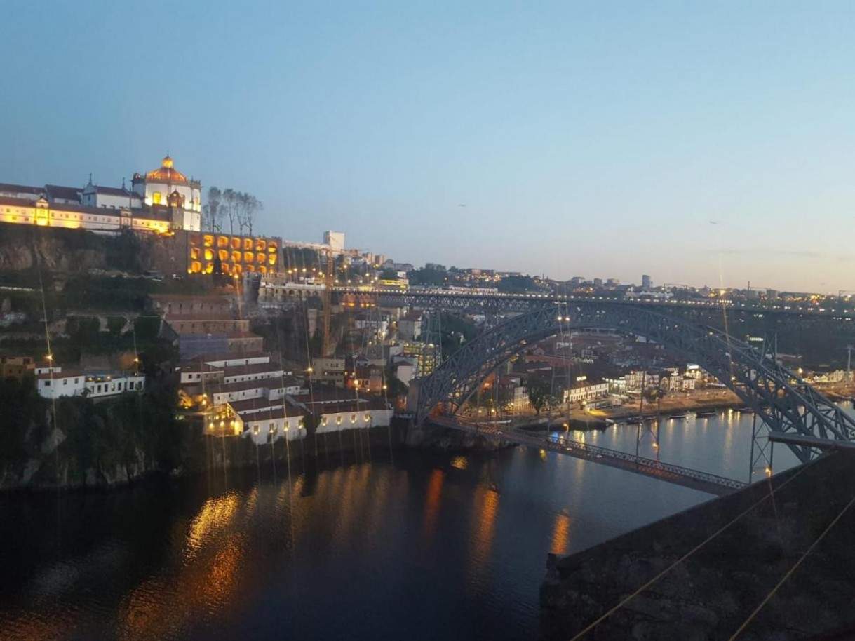 Selling: Building with river views to rehabilitate, in the Center of Porto, Portugal_197852