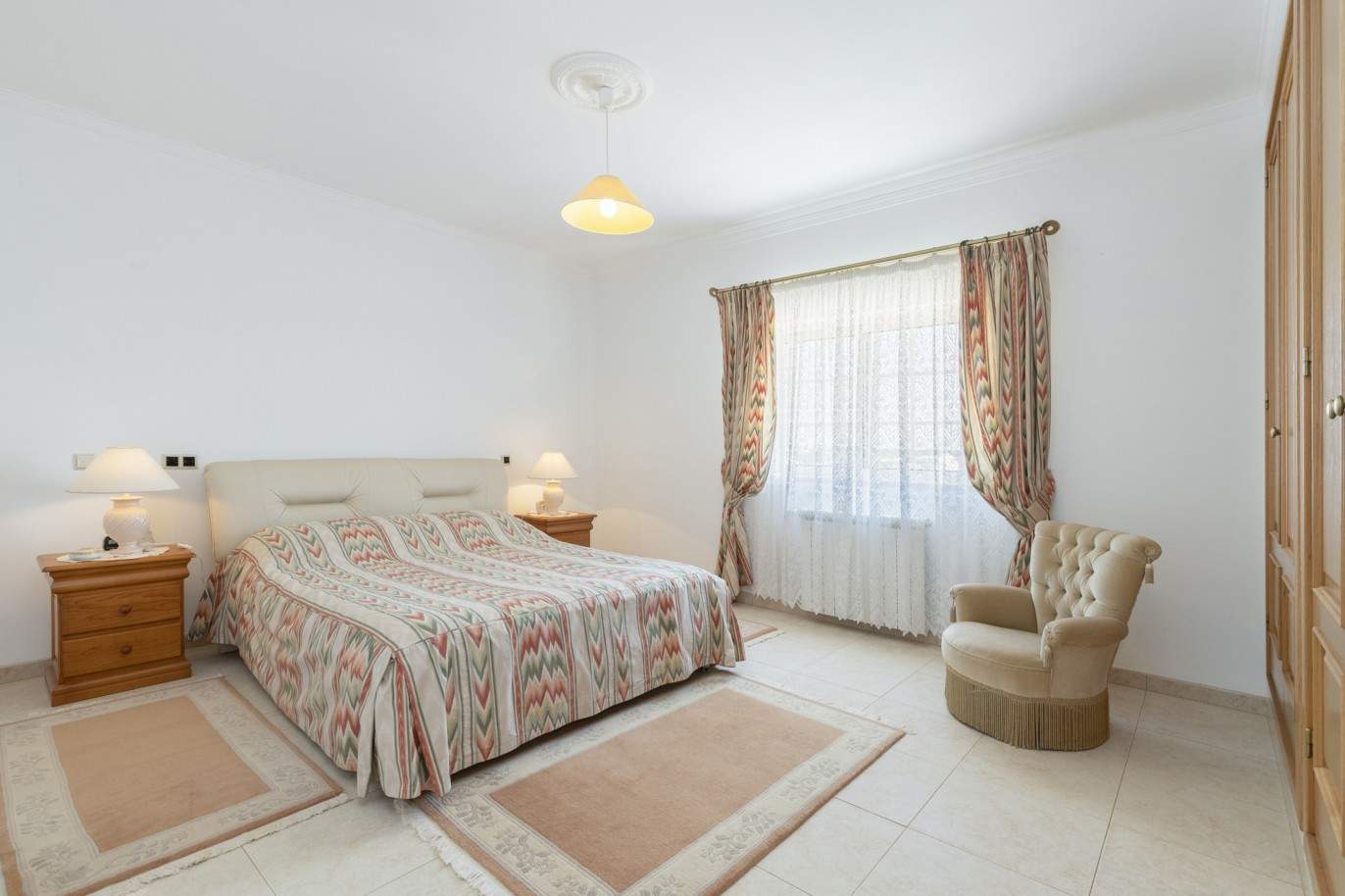 Villa de 4 dormitorios, en venta, en Loulé, Algarve_198234
