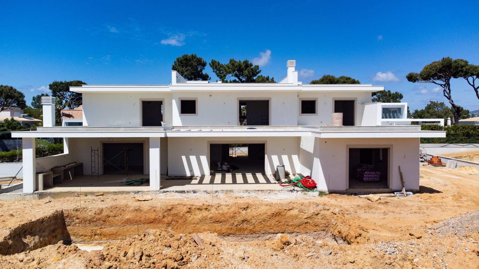 Contemporary villa with swimming pool, Quarteira, Algarve_198929