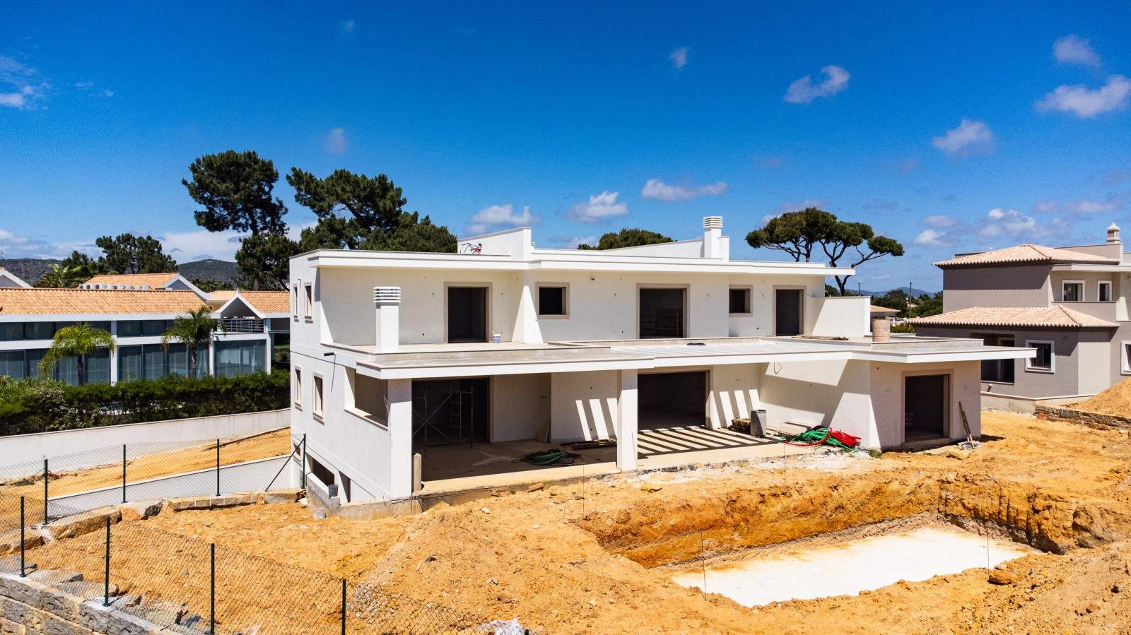 Contemporary villa with swimming pool, Quarteira, Algarve_198930