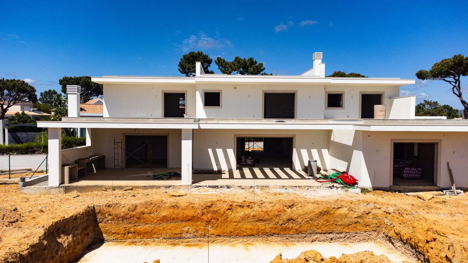 Contemporary villa with swimming pool, Quarteira, Algarve_198936