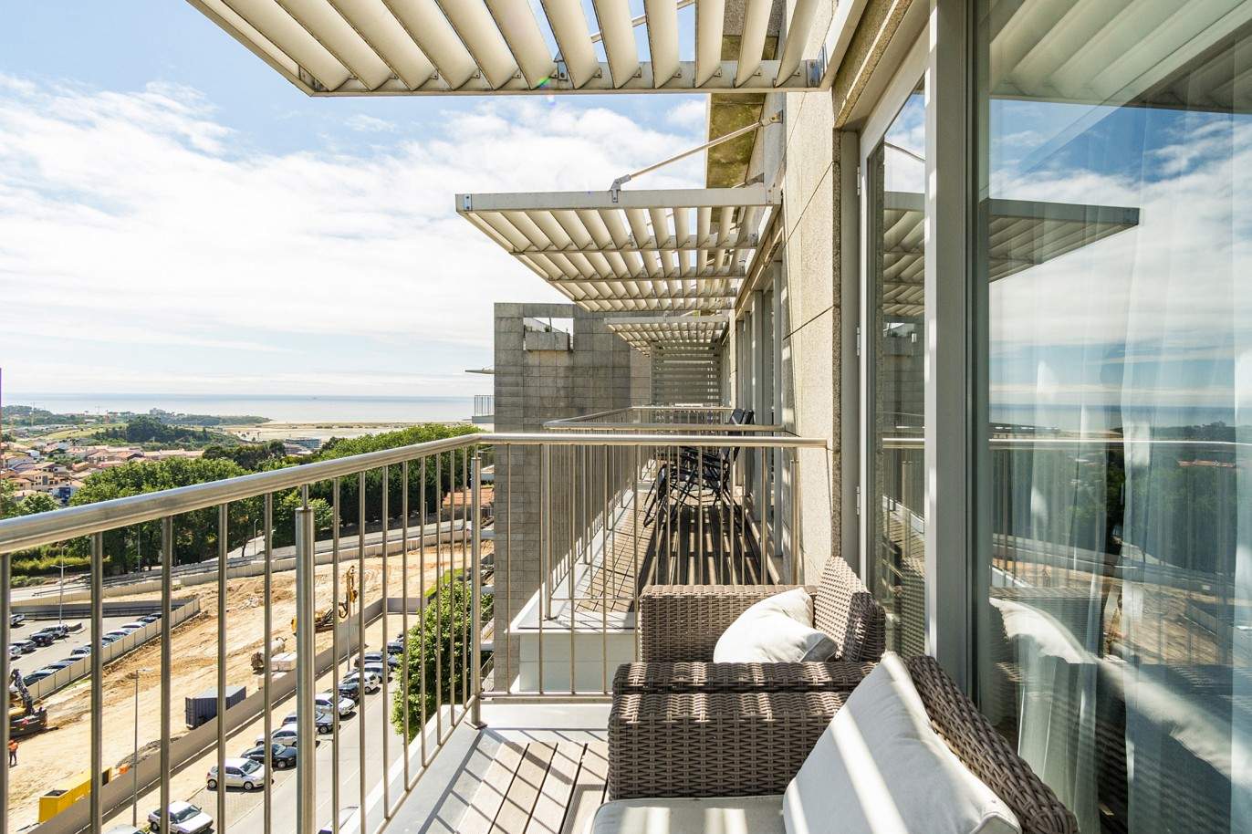 Ático con balcón y vistas al río y al mar, en venta, en V. N. Gaia, Oporto, Portugal_201071