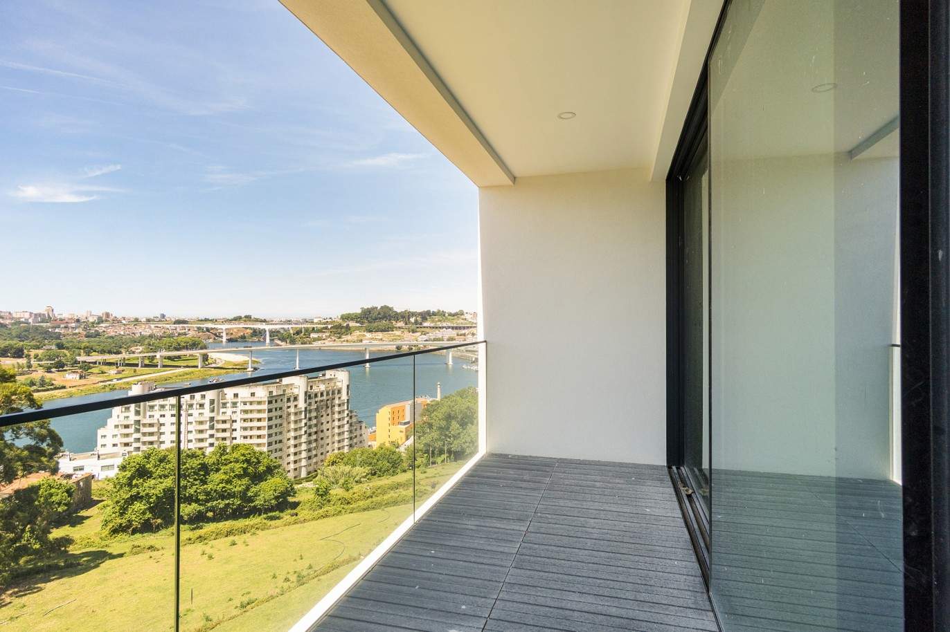 Penthouse con terraza y balcón, en venta, en Gondomar, Porto, Portugal_201103