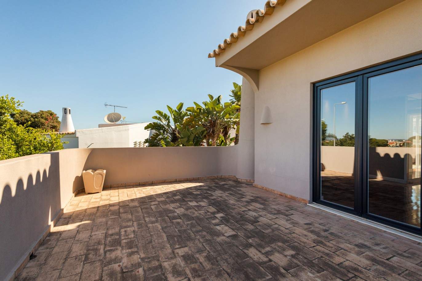 Villa de 4 dormitorios con piscina, en venta en Montenegro, Algarve_201205