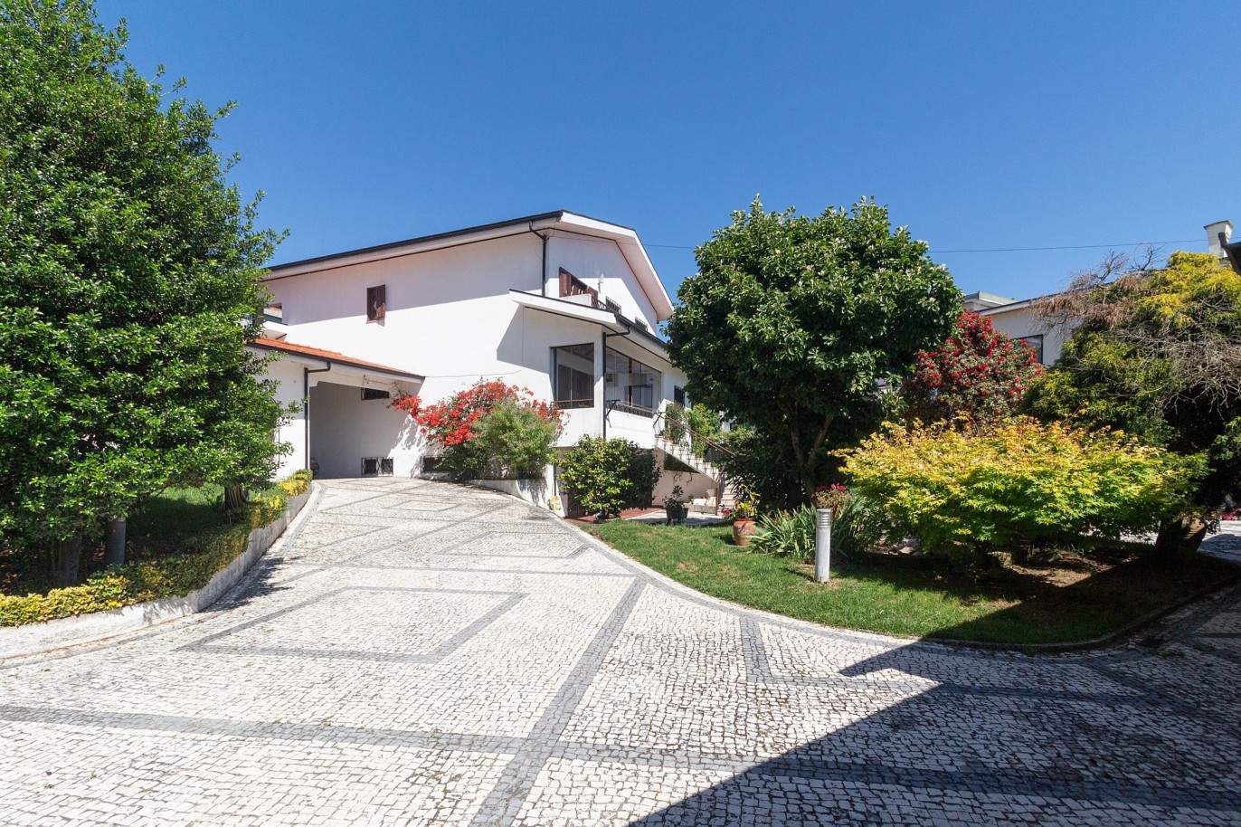 Casa con jardín, en venta, en S. Mamede de Infesta, Oporto, Portugal_201246