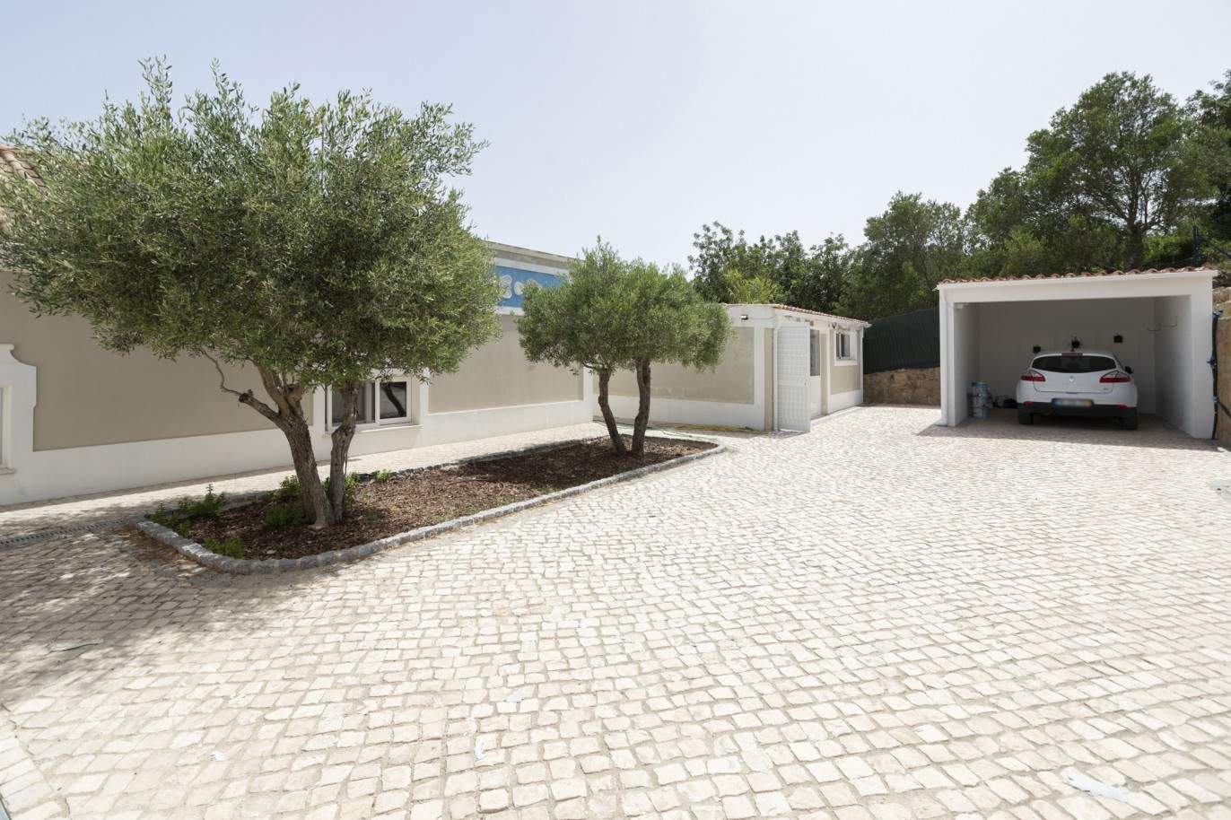 Villa de 3 dormitorios con piscina, en venta en Estoi, Algarve_201388