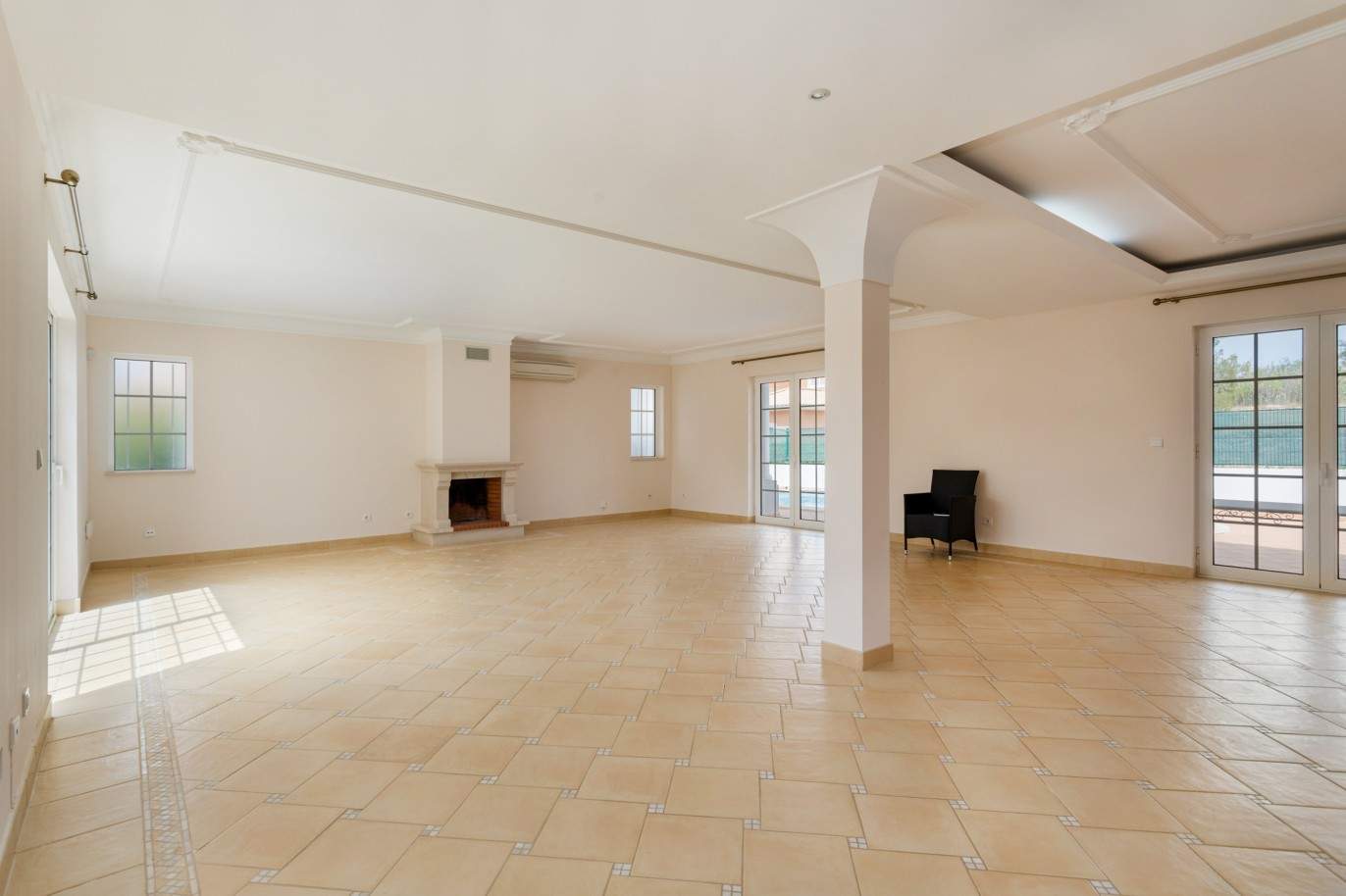 4 Bedroom Villa with pool à vendre à Quarteira, Algarve_201711