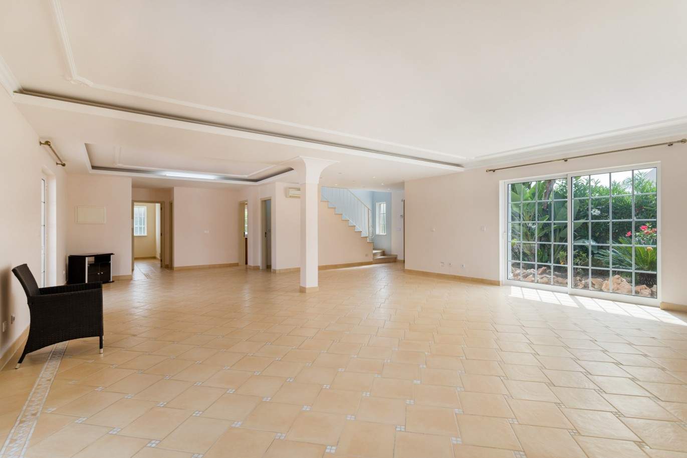 Villa de 4 dormitorios con piscina en venta en Quarteira, Algarve_201714