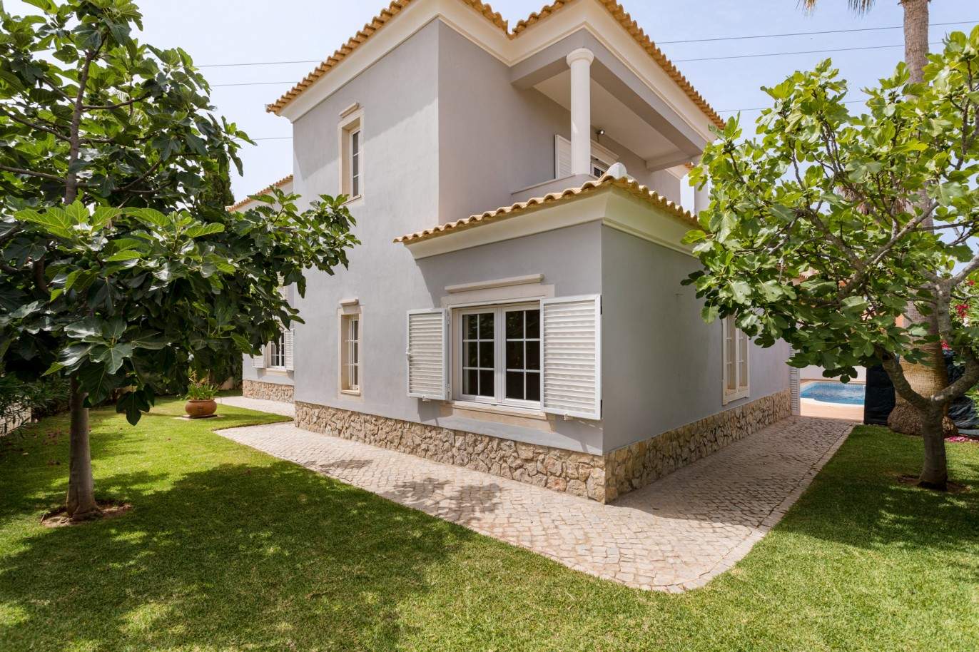 Villa de 4 dormitorios con piscina en venta en Quarteira, Algarve_201733