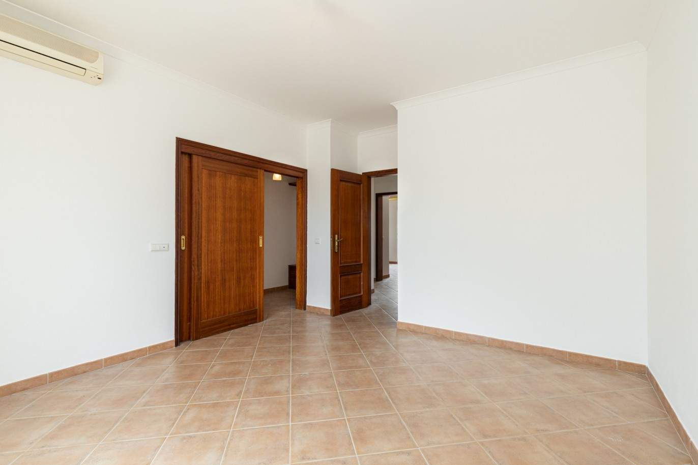 Villa de 3 dormitorios en venta en Porto de Mós, Lagos, Algarve_201773