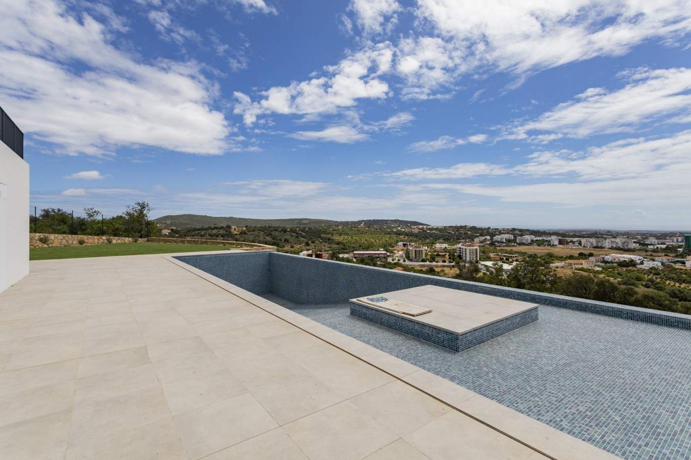Moradia T4 com piscina, para venda em S.Clemente, Loulé, Algarve_201810